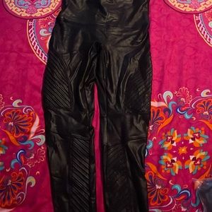 Faux leather black leggings